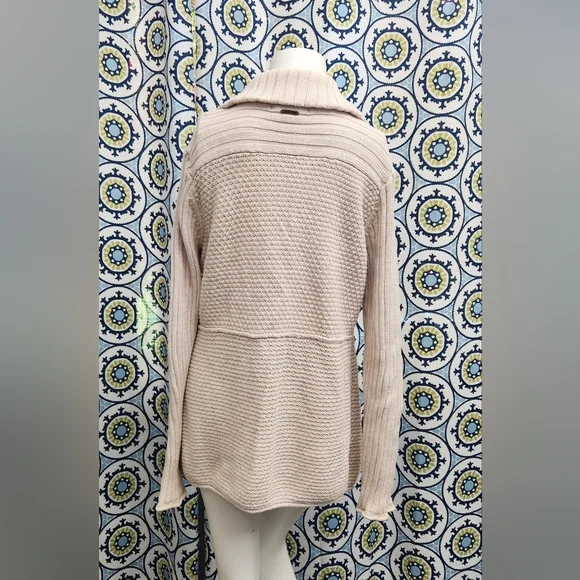 Calvin Klein Sweater - Picture 2 of 4